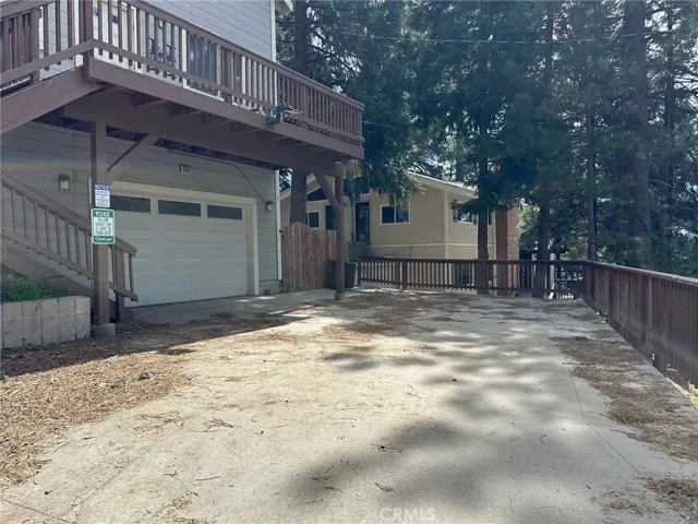 Large driveway. Plenty of parking