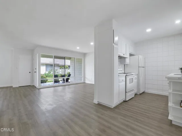 175 W Bowling Green, Port Hueneme -HsHPr