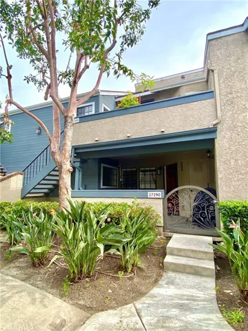 Upstairs unit is quiet and have private large patio.