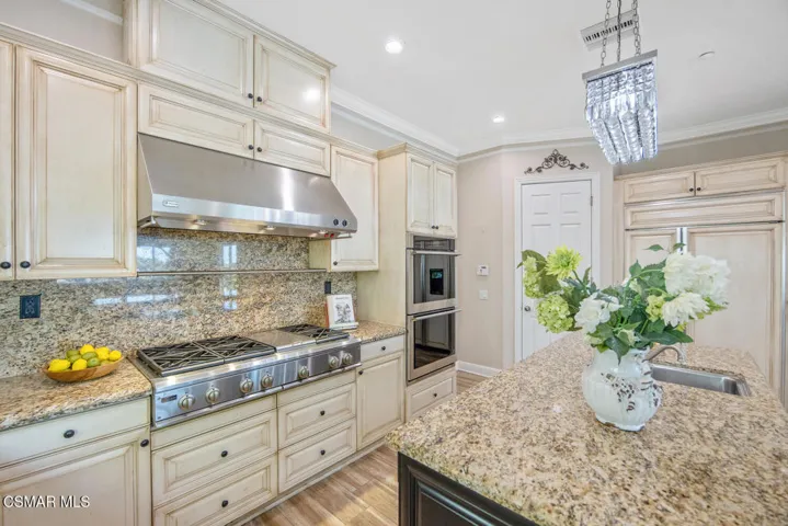7379 Zaharias Ct Moorpark CA-large-034-0