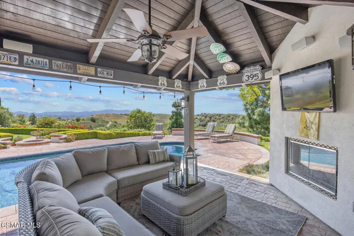 7379 Zaharias Ct Moorpark CA-large-066-1