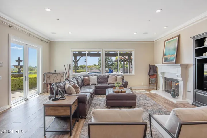 7379 Zaharias Ct Moorpark CA-large-025-0