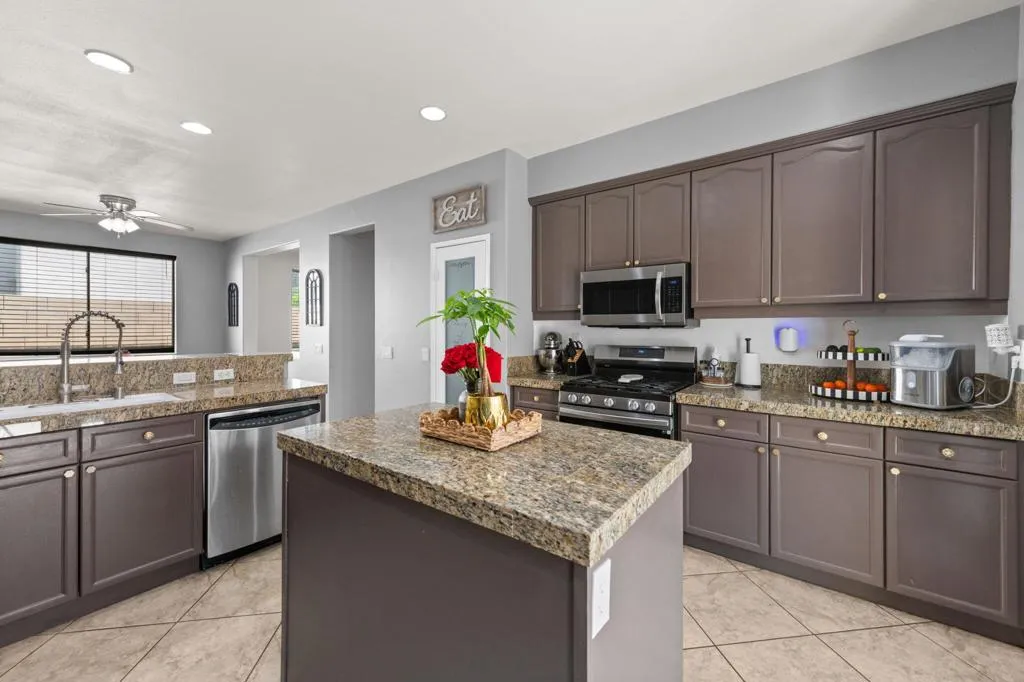 15-web-or-mls-15_46450_Calle_Raphael15