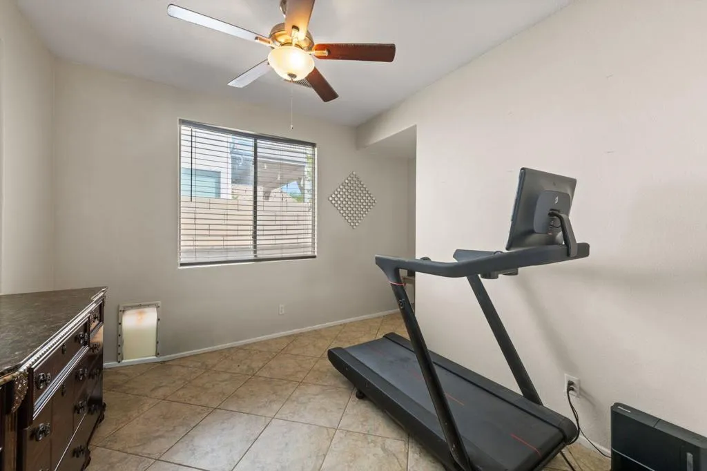 16-web-or-mls-16_46450_Calle_Raphael16