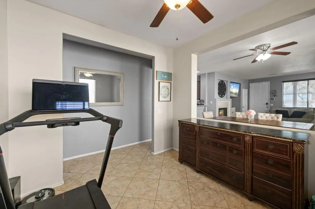 17-web-or-mls-17_46450_Calle_Raphael17