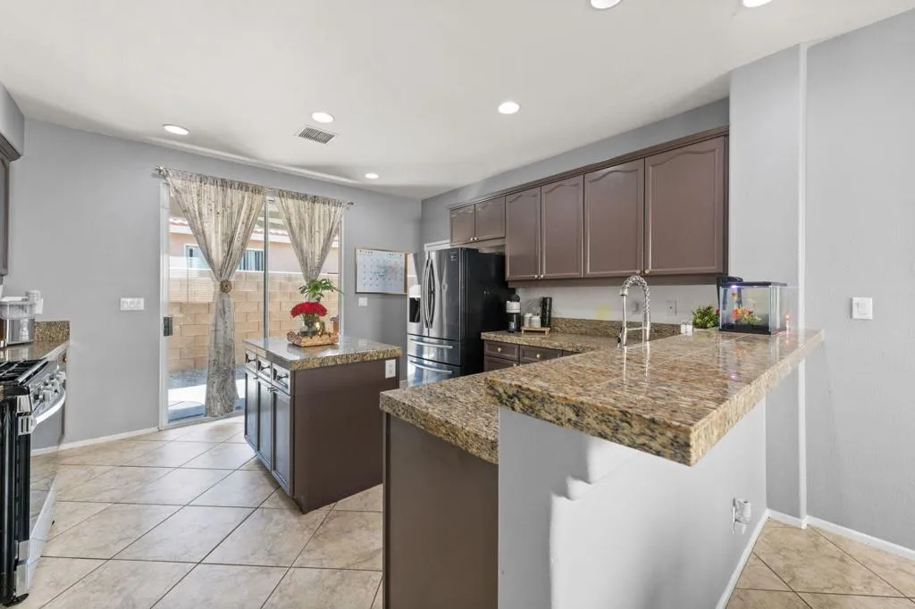 10-web-or-mls-10_46450_Calle_Raphael10