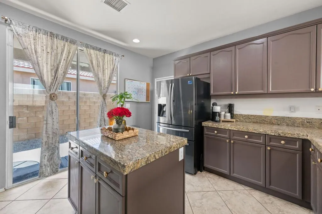 11-web-or-mls-11_46450_Calle_Raphael11