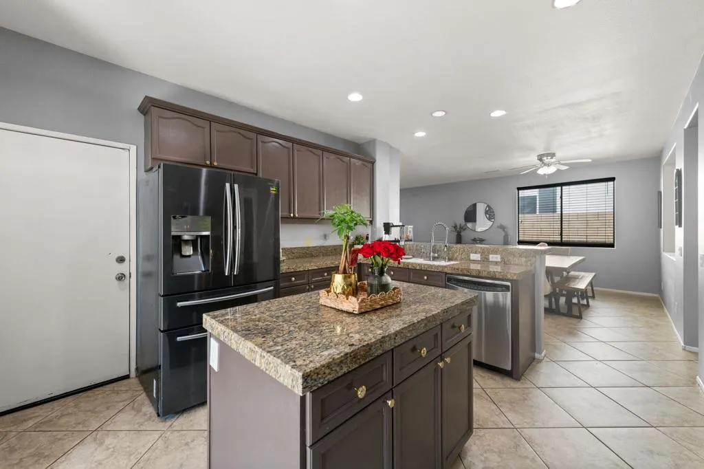 14-web-or-mls-14_46450_Calle_Raphael14