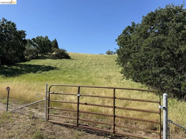 gate featuring a rural view