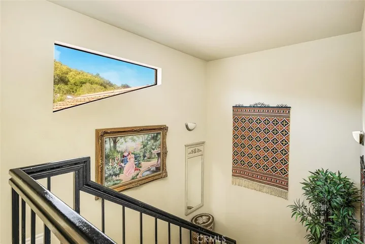 Hall to 2nd floor