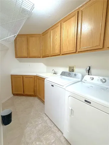 Laundry Room W/sink