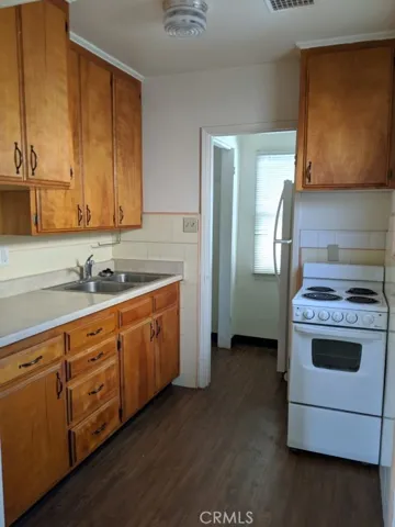 Unit 1- studio- kitchen