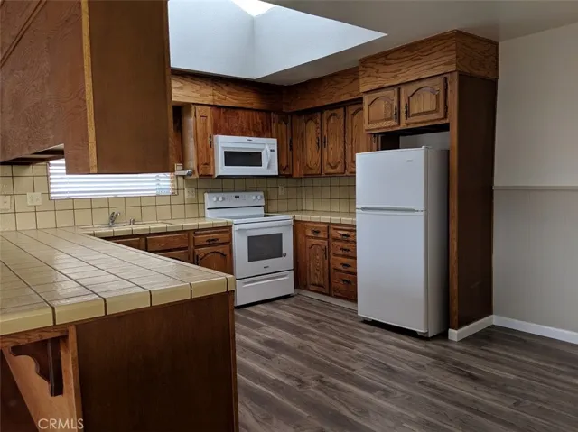 Unit 5- studio- kitchen