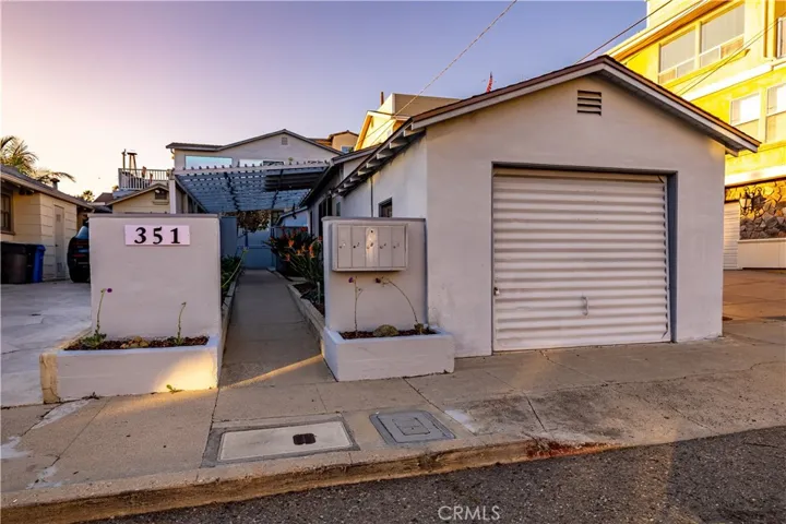 Entry and 1 car garage