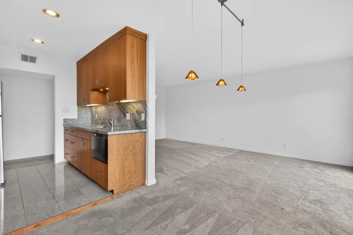183 Del Medio Avenue 310, Mountain View, California 94040