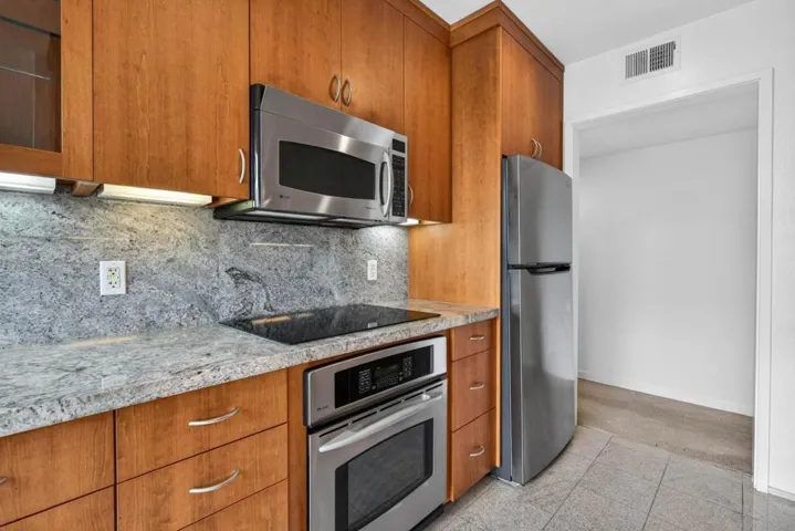 183 Del Medio Avenue 310, Mountain View, California 94040