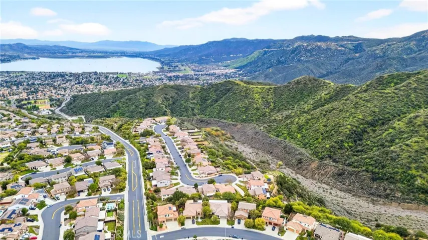 29415 High Ridge, Lake Elsinore, California 92530