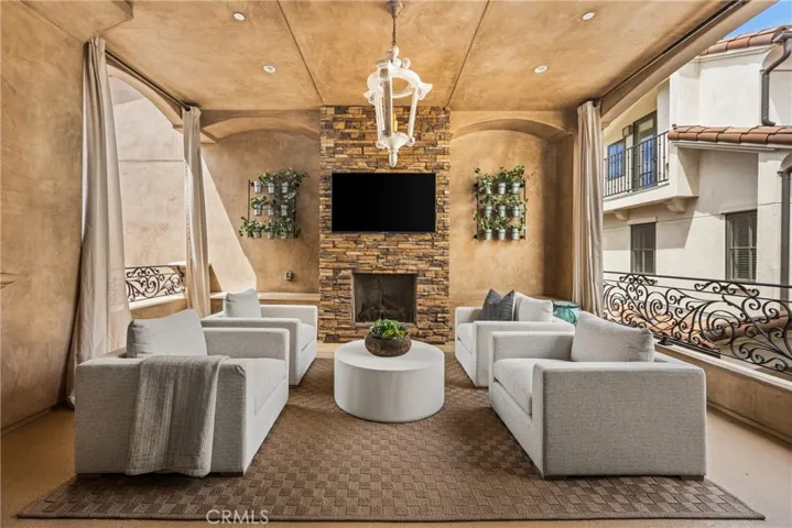 604 1/2 Marigold Avenue, Corona Del Mar, California 92625