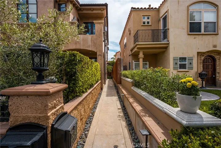 604 1/2 Marigold Avenue, Corona Del Mar, California 92625