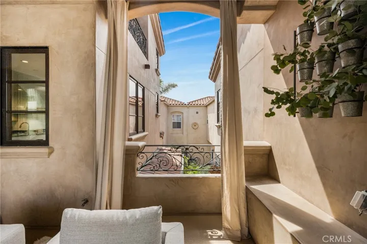 604 1/2 Marigold Avenue, Corona Del Mar, California 92625