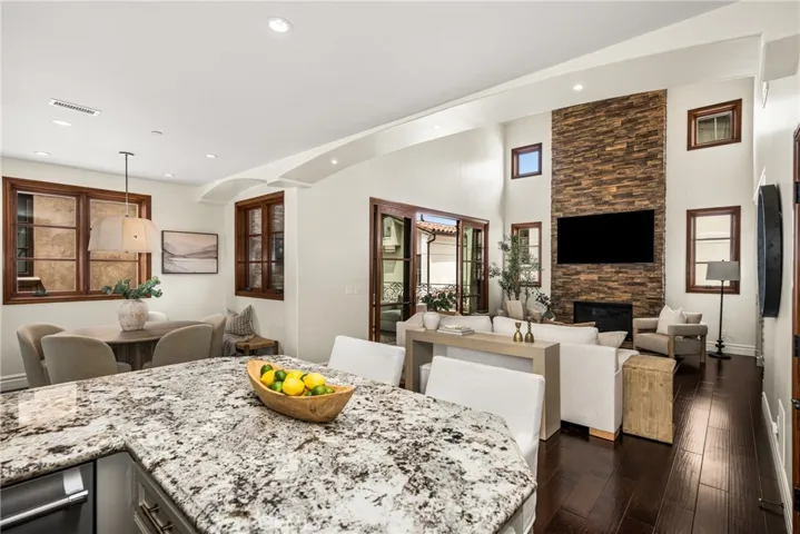 604 1/2 Marigold Avenue, Corona Del Mar, California 92625