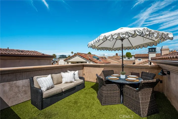604 1/2 Marigold Avenue, Corona Del Mar, California 92625