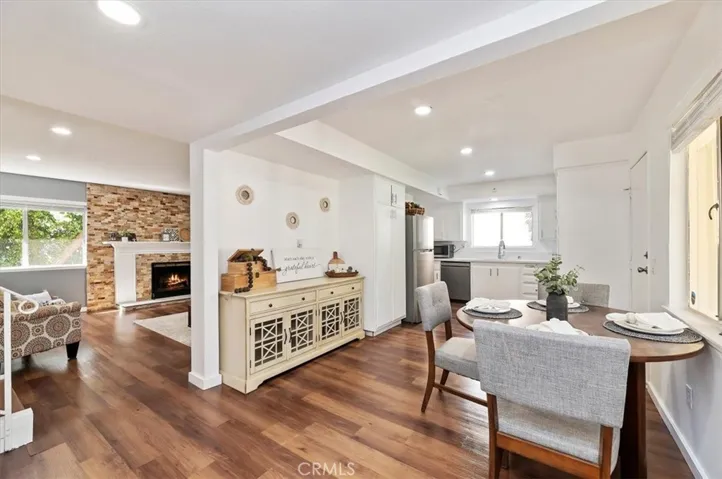 Kitchen & Living