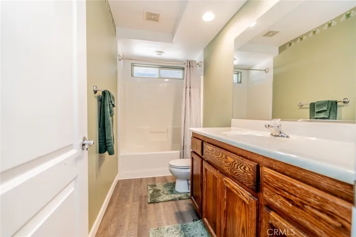 10636 Larch, Oak Hills, California 92344