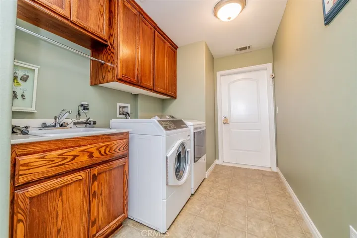 10636 Larch, Oak Hills, California 92344