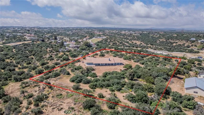 10636 Larch, Oak Hills, California 92344