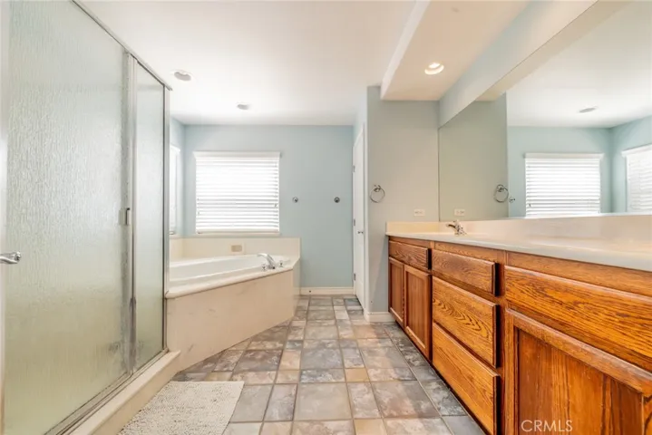 10636 Larch, Oak Hills, California 92344