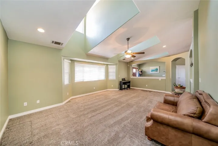 10636 Larch, Oak Hills, California 92344