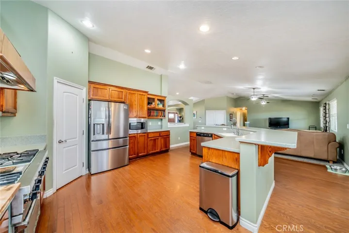 10636 Larch, Oak Hills, California 92344