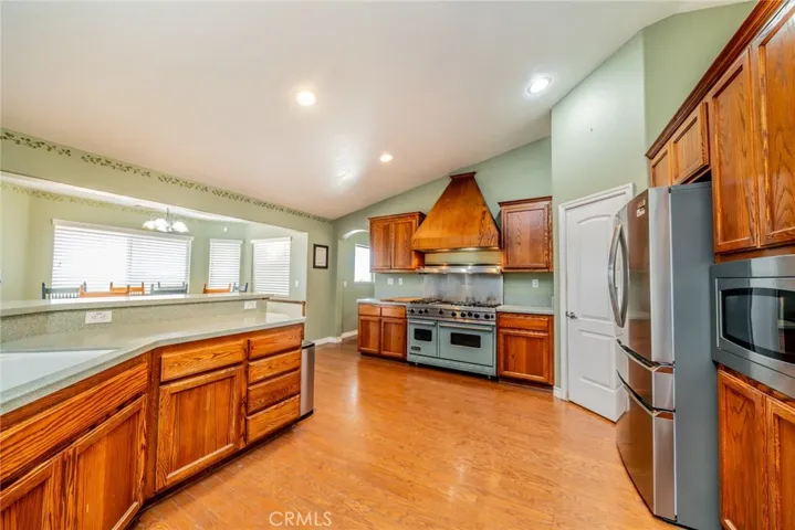 10636 Larch, Oak Hills, California 92344