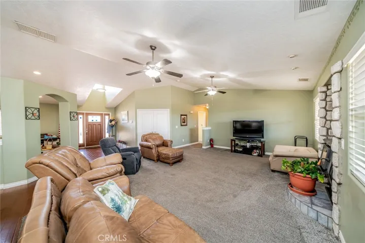10636 Larch, Oak Hills, California 92344