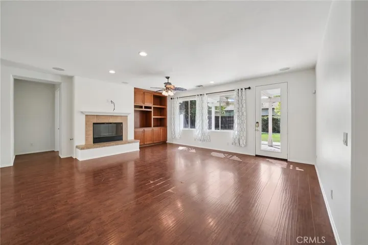 Seamless flow from kitchen to living areas