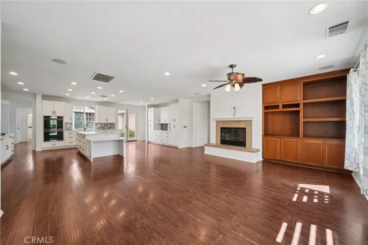 Expansive family room ideal for entertaining