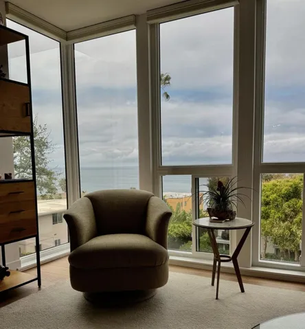 Swivel Chair in Living​​‌​​​​‌​​‌‌​​‌​​​‌‌​​​‌​​‌‌​​‌‌​​‌‌​​​​ Room