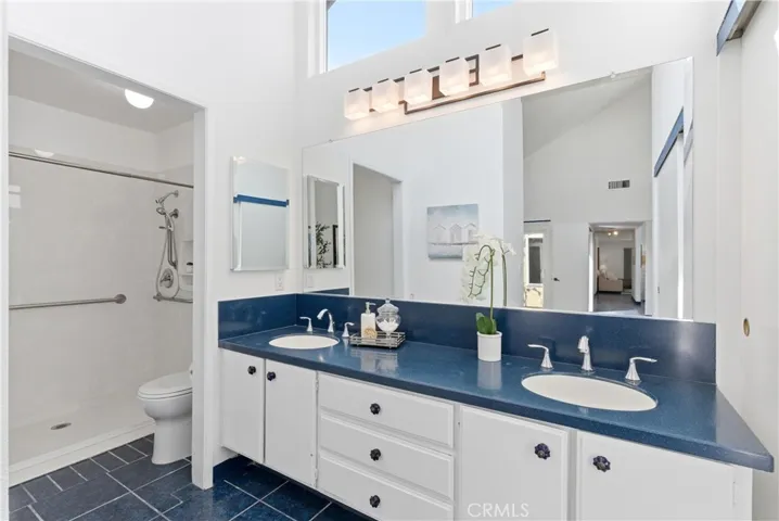 Primary ensuite bathroom