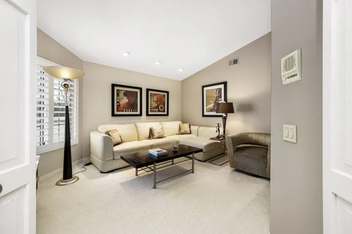 30-web-or-mls-LS_117DesertFallsCir (27)