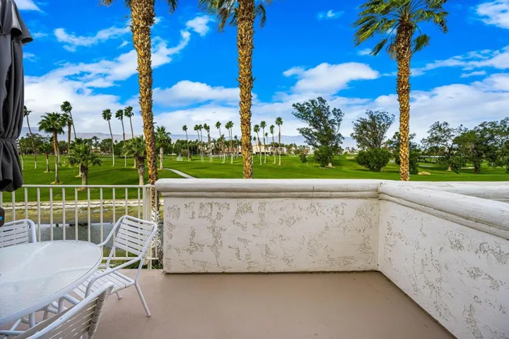20-web-or-mls-LS_117DesertFallsCir (17)