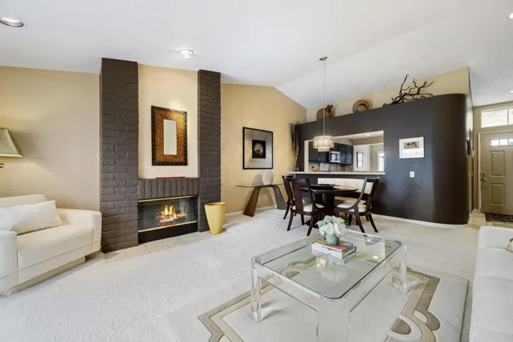 18-web-or-mls-LS_117DesertFallsCir (15)