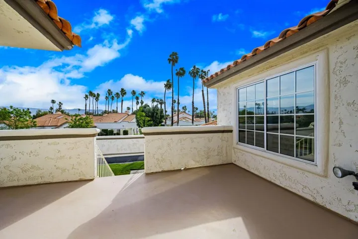 11-web-or-mls-LS_117DesertFallsCir (11)