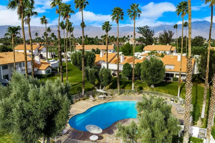 4-web-or-mls-LS_117DesertFallsCir (4)