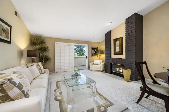 17-web-or-mls-LS_117DesertFallsCir (14)