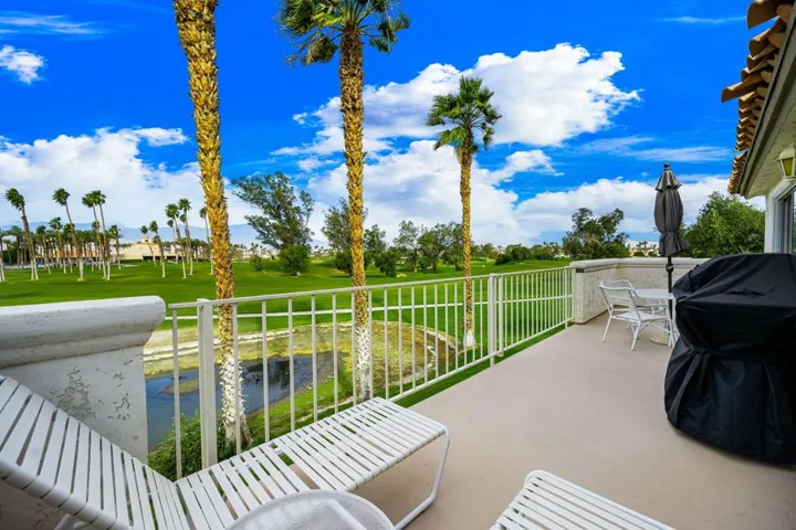 23-web-or-mls-LS_117DesertFallsCir (20)