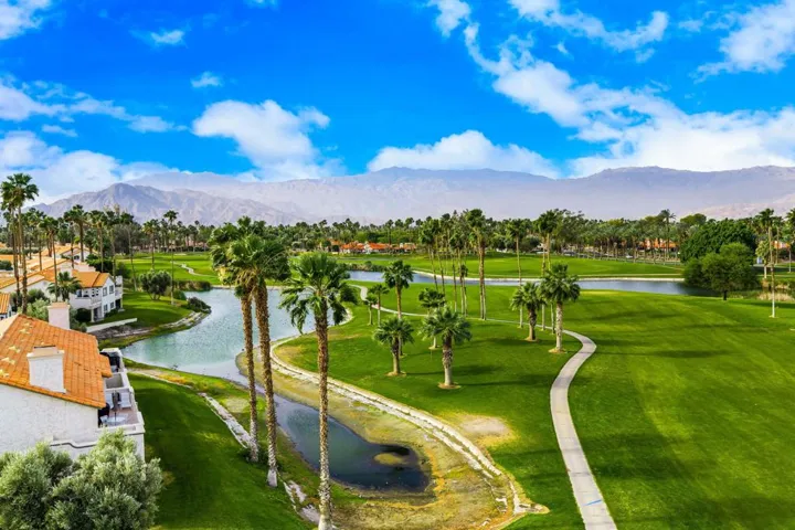 9-web-or-mls-LS_117DesertFallsCir (9)