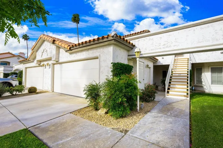 10-web-or-mls-LS_117DesertFallsCir (10)