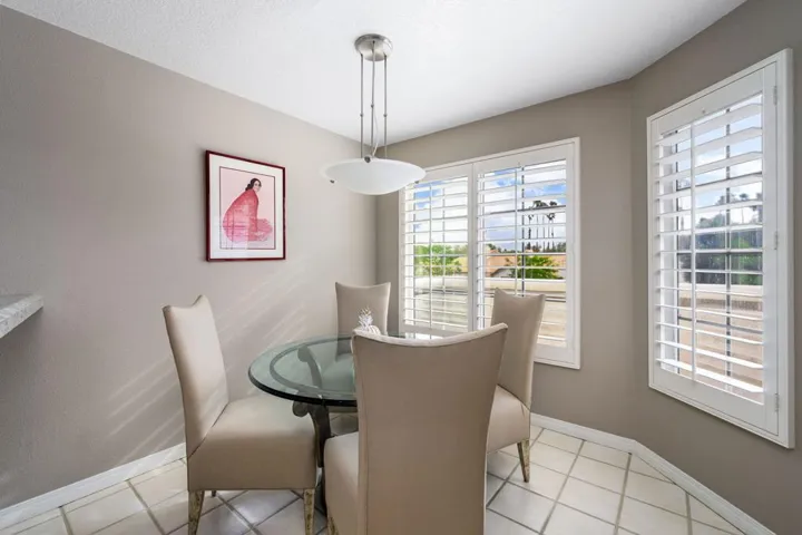28-web-or-mls-LS_117DesertFallsCir (25)