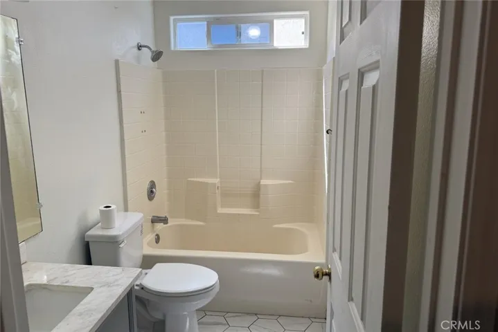 409 W Packwood, Visalia, California 93277